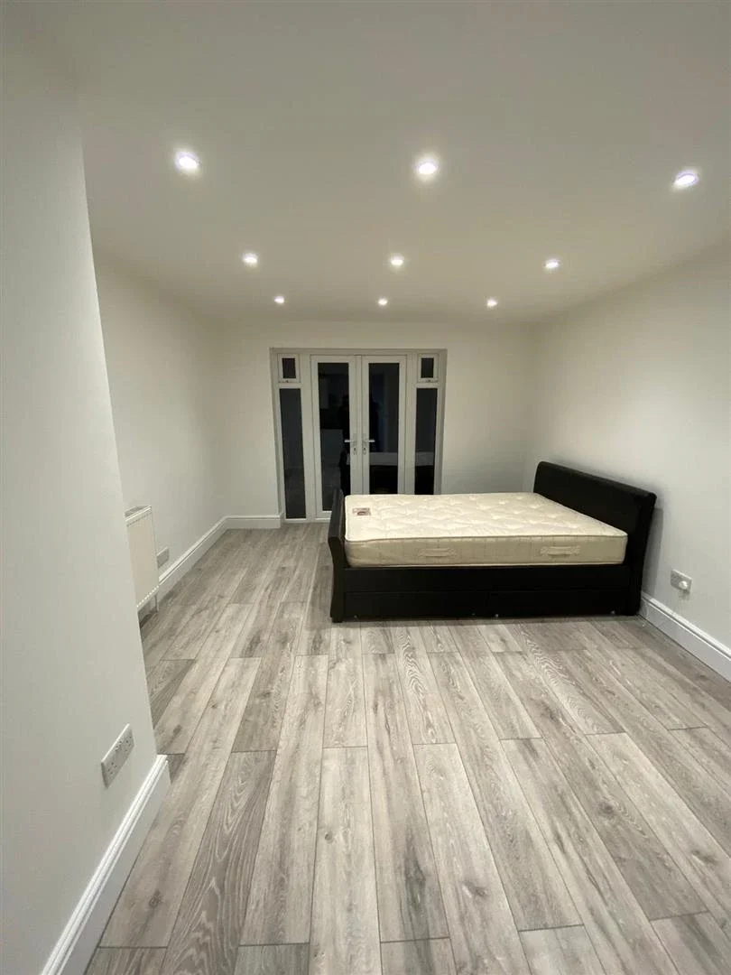 Flat Lancaster Road in Greater London