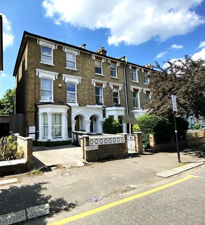 Flat Lancaster Road in Greater London