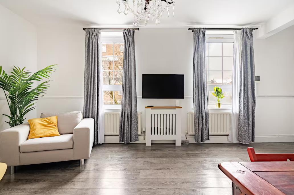 Flat Dellow Street in Greater London