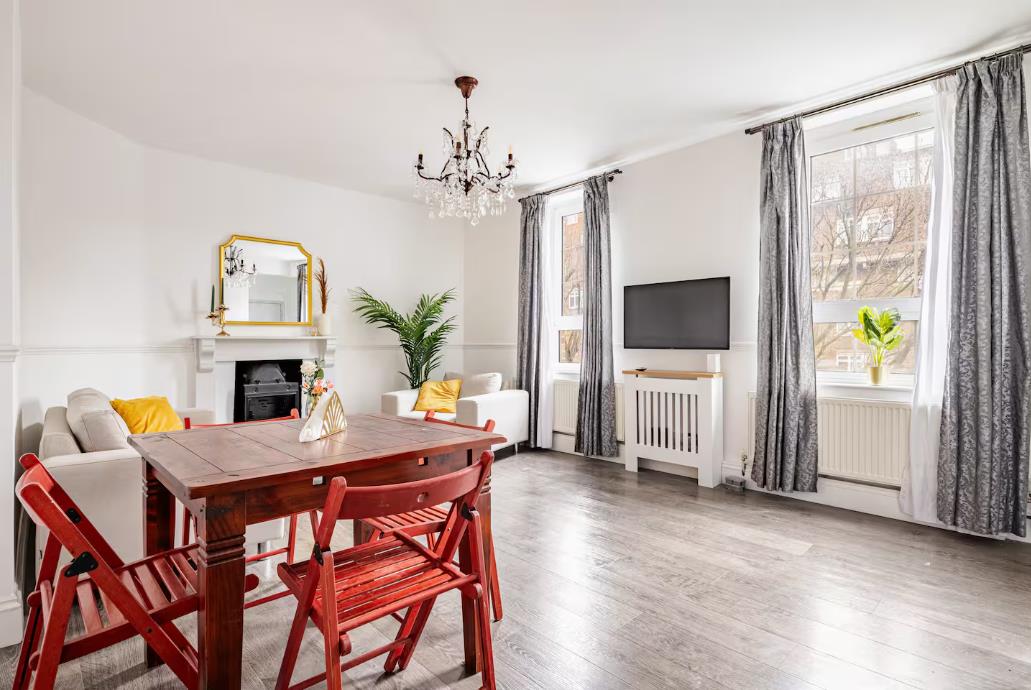 Flat Dellow Street in Greater London