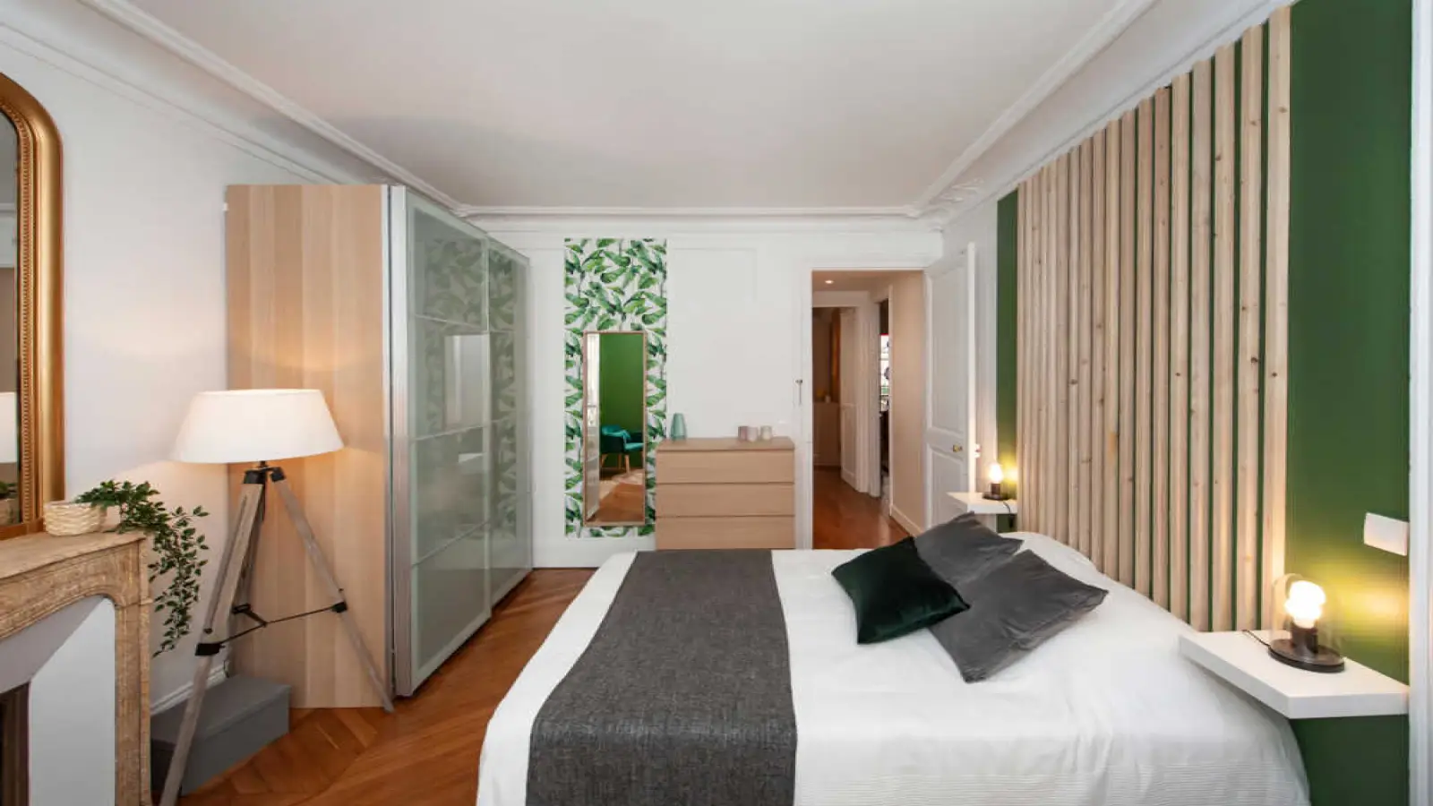 Appartement Rue Louise-Émilie de La Tour d'Auvergne à Paris