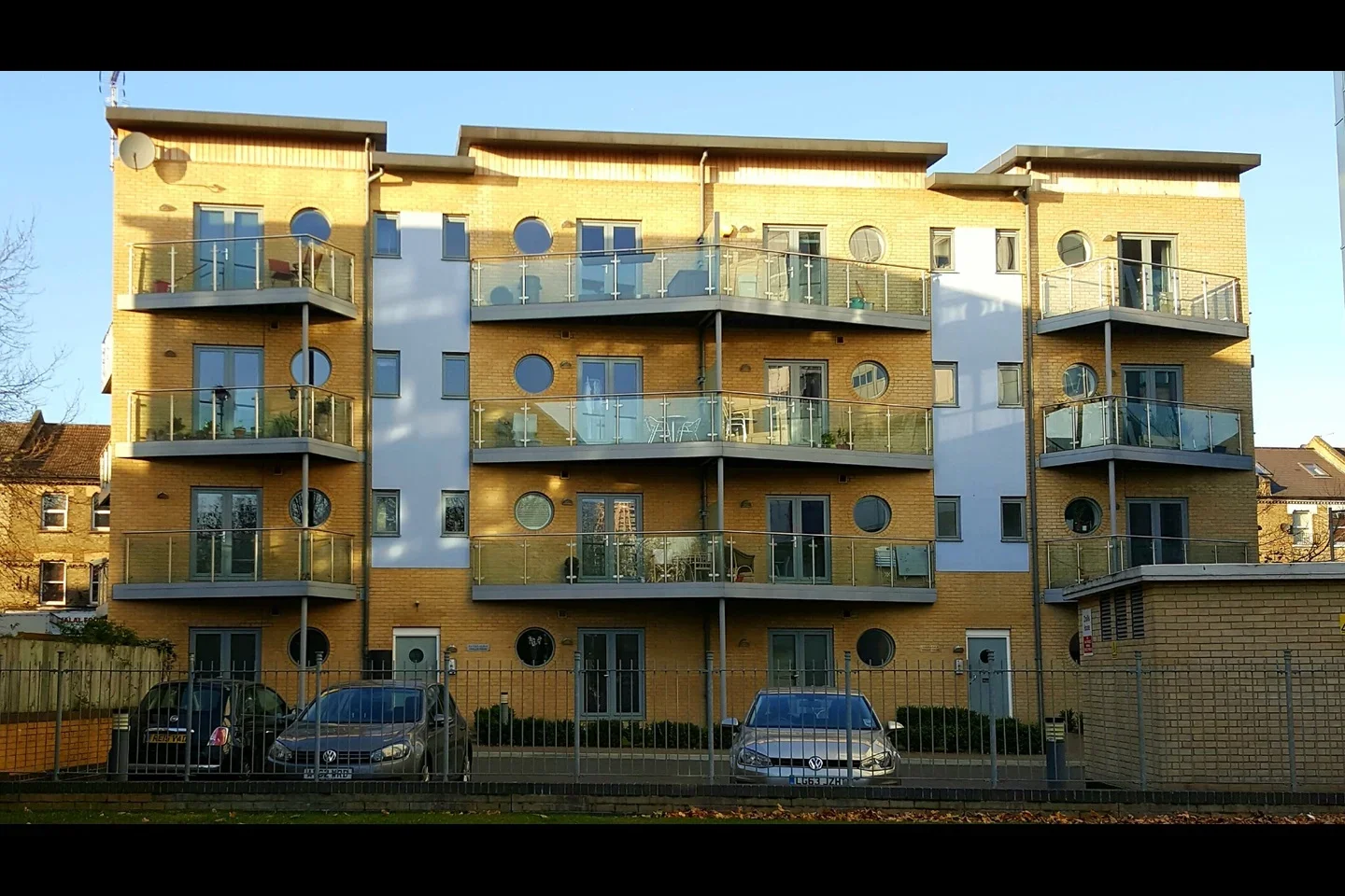 Flat Battersea Park Road in Greater London