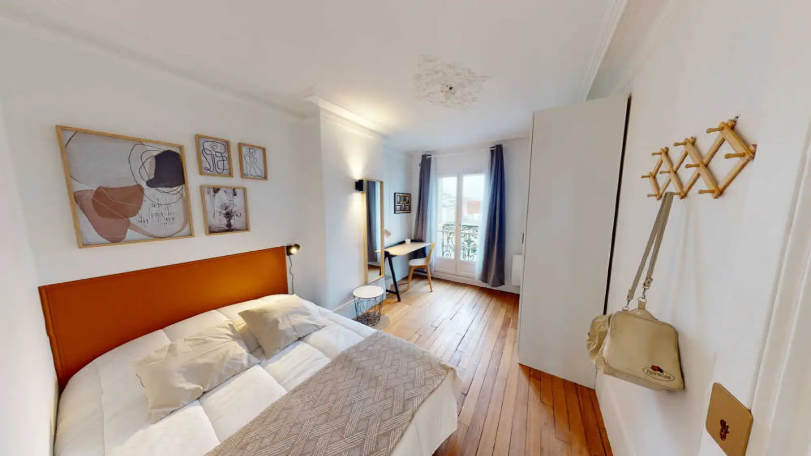 Flat Rue Damrémont in Paris