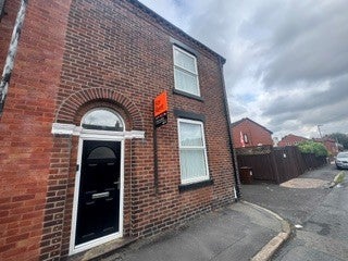 Flat Widdow's Street in Leigh
