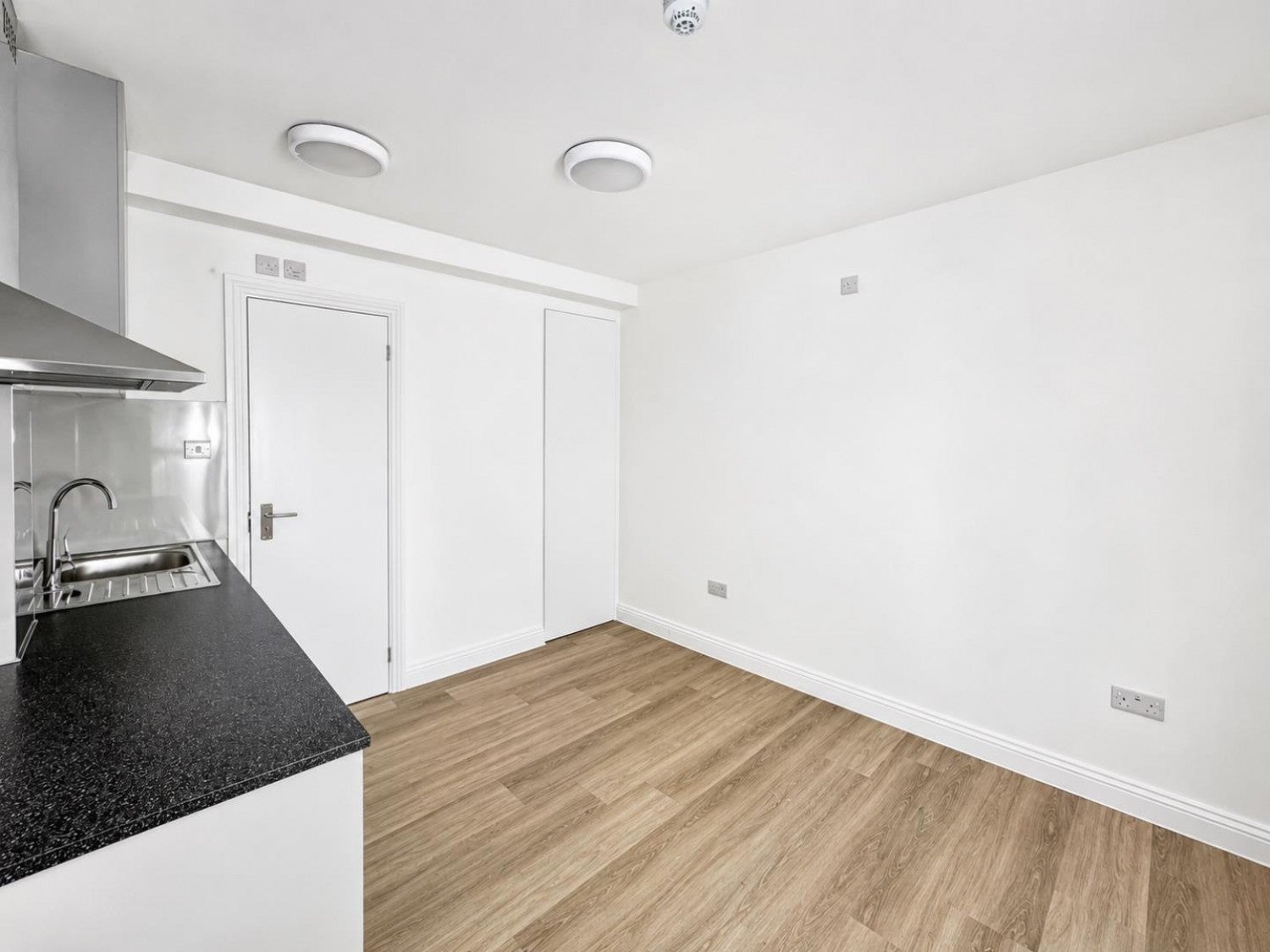 Flat Stag Lane in Greater London