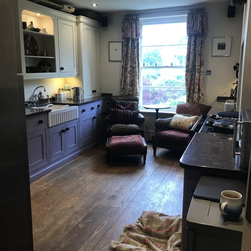 Room Cotham Road in Bristol