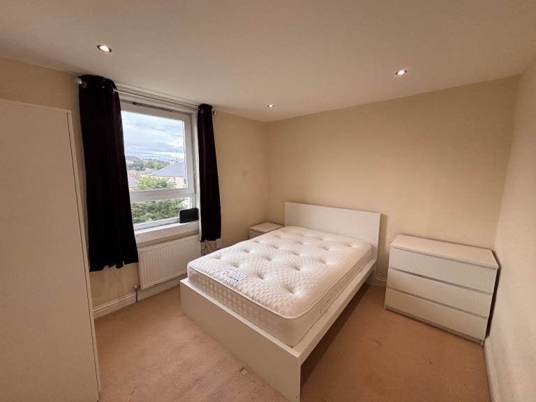 Flat Prestonfield Road in City of Edinburgh