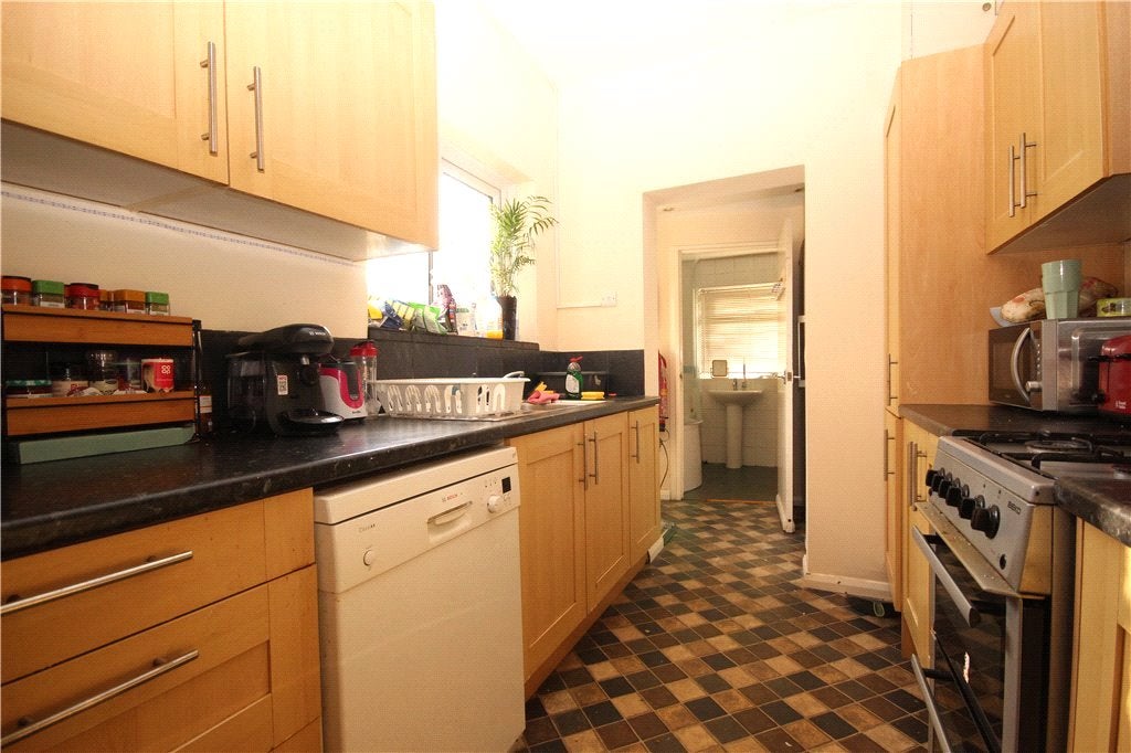 Room Guildford Park Road in Guildford