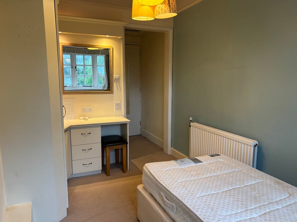 Room Haytor Road in Torquay
