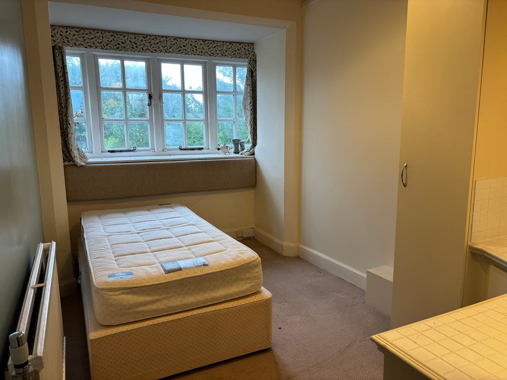 Room Haytor Road in Torquay