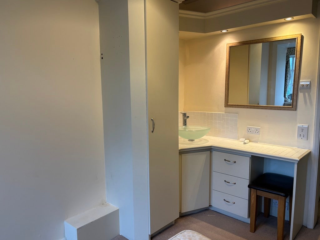 Room Haytor Road in Torquay