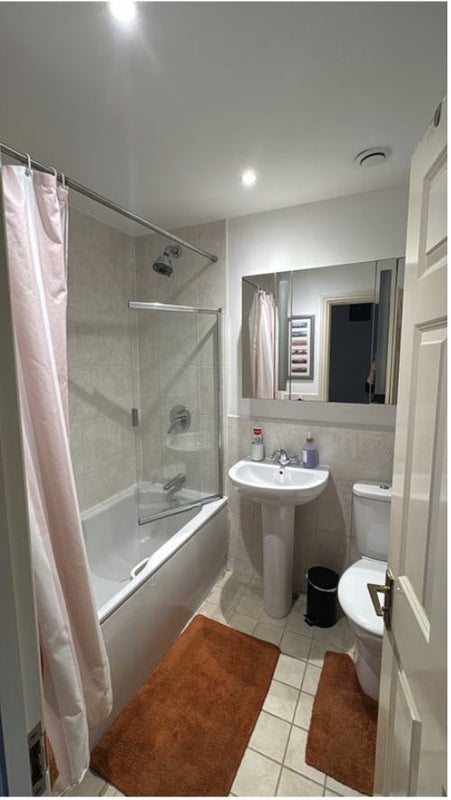 Room Bewley Street in Greater London