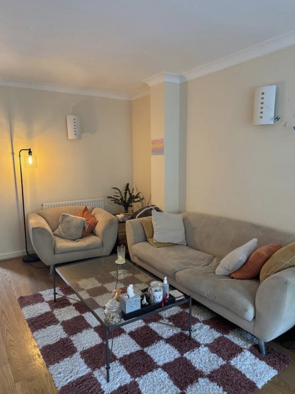 Room Bewley Street in Greater London
