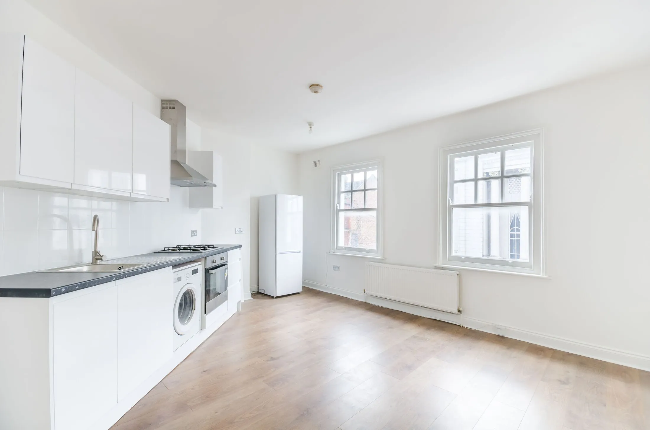 Flat Mitcham Road in Greater London
