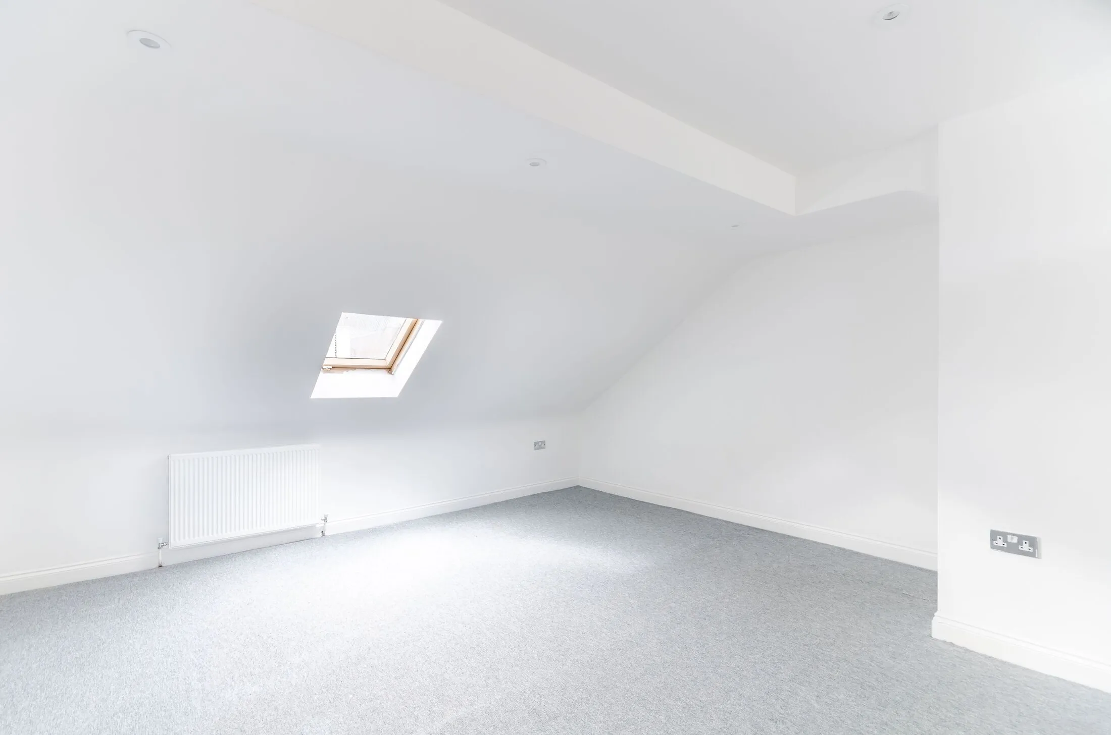 Flat Mitcham Road in Greater London