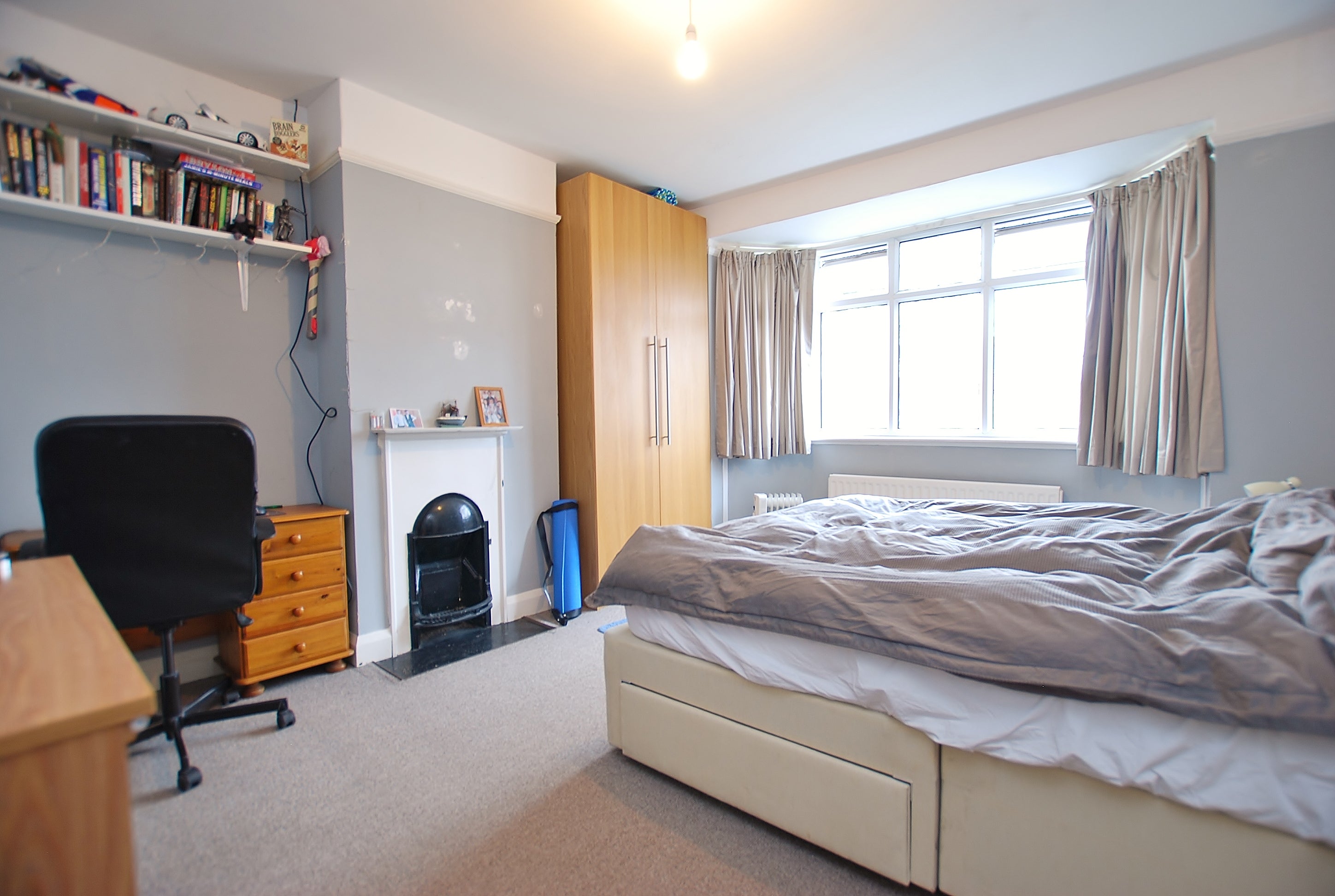 House Bridgehill Close in Guildford