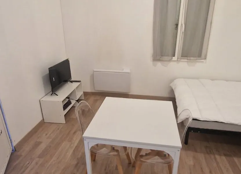 Chambre Rue Chanoine de Villeneuve à Châtellerault