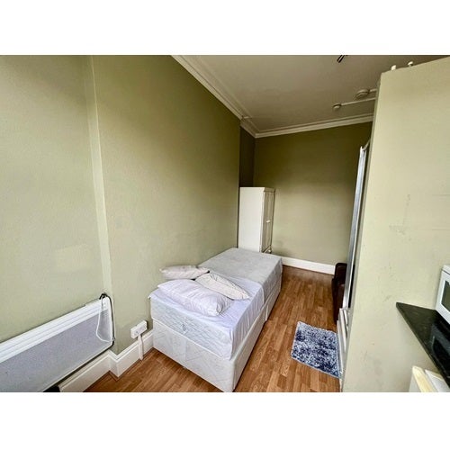 Room Claverton Street in City of Westminster