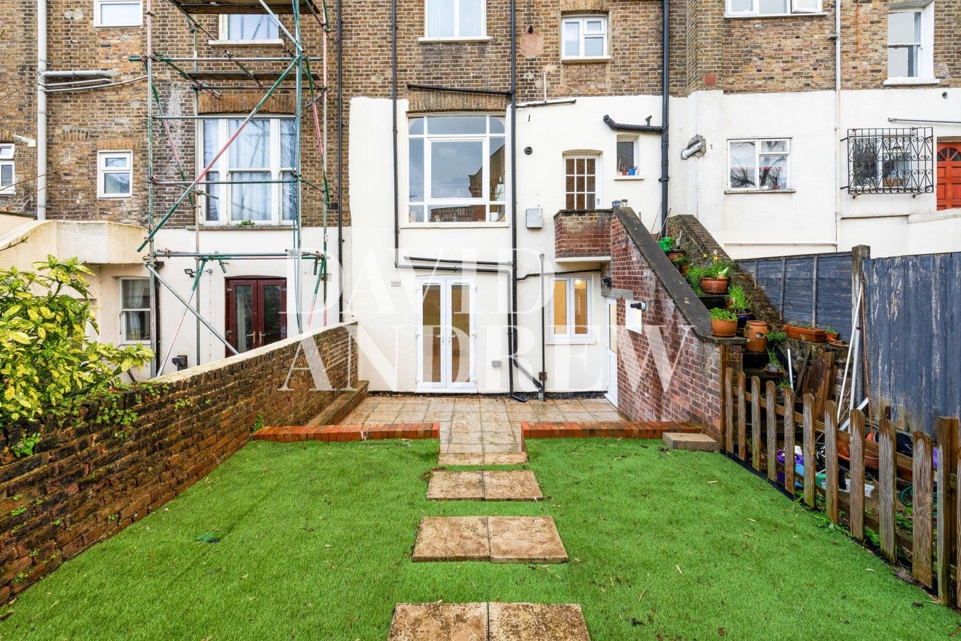 Flat Stroud Green Road in Greater London