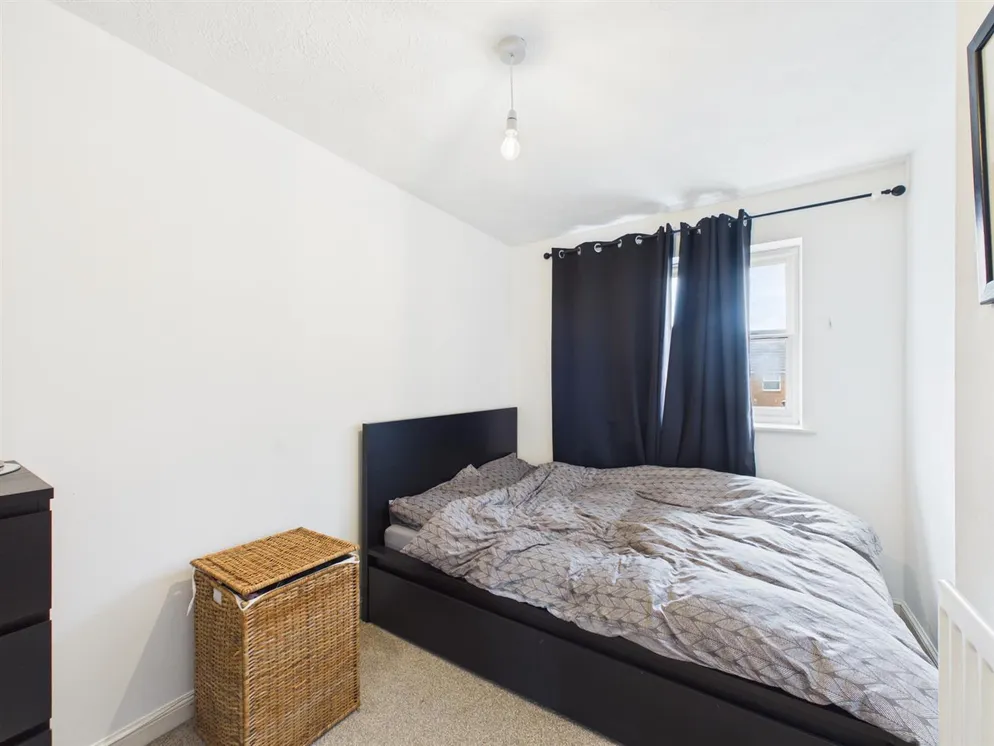 House Attlee Close in Harborough