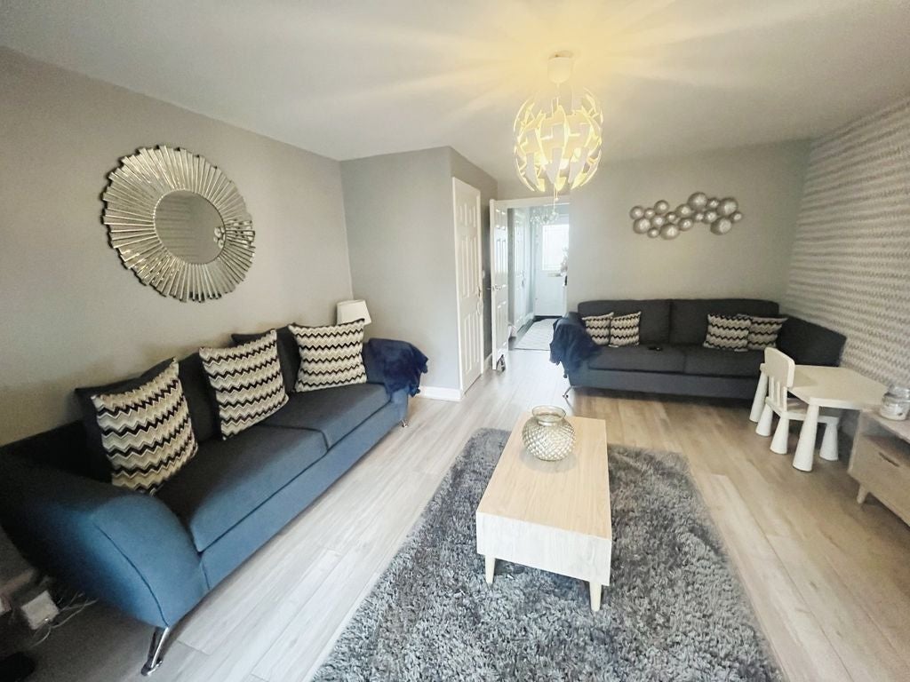 House Frankham Close in Dinnington
