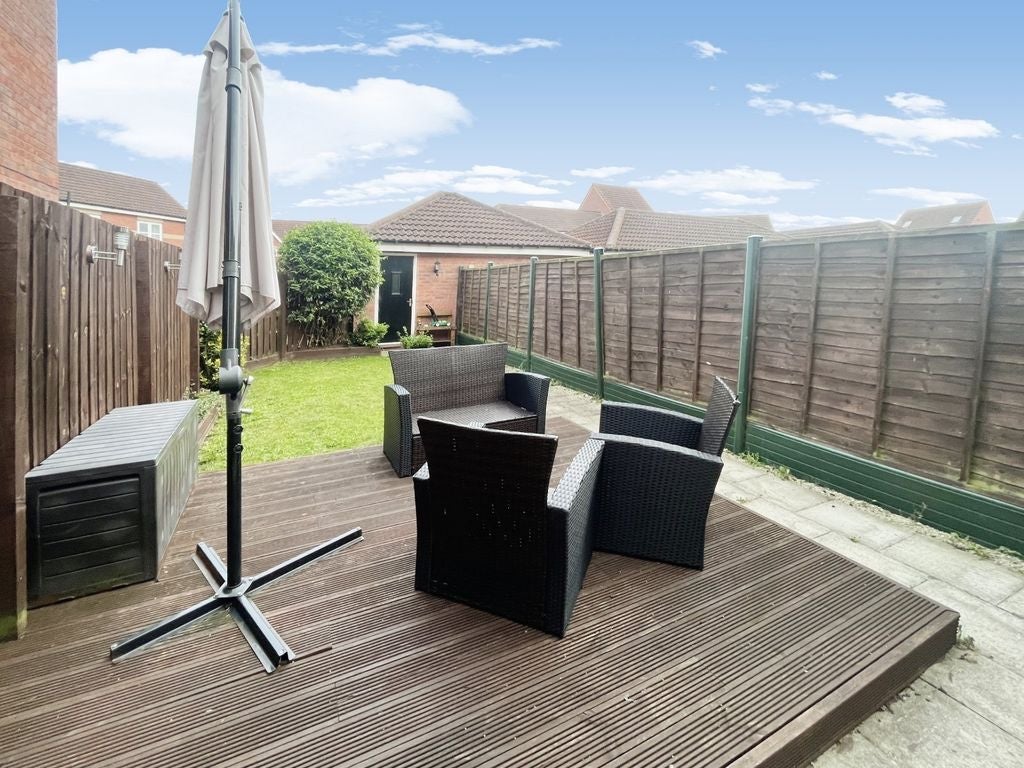 House Frankham Close in Dinnington