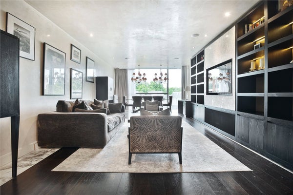 Flat Cheval Place in London