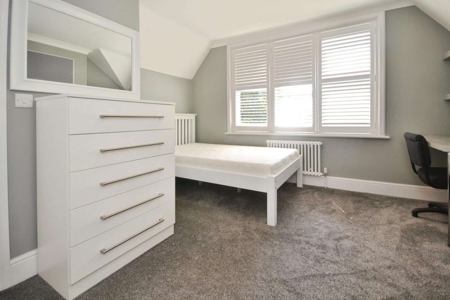 Flat Bulmershe Road in Reading