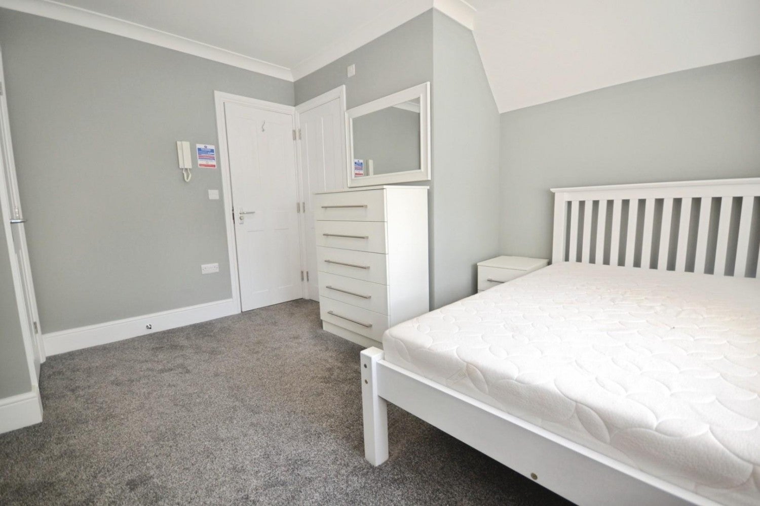 Flat Bulmershe Road in Reading