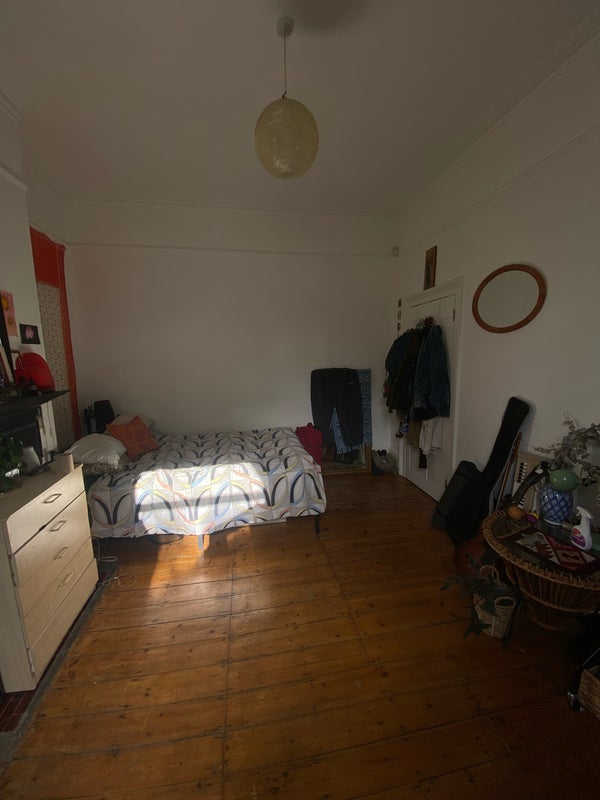 Room King's Grove in Greater London