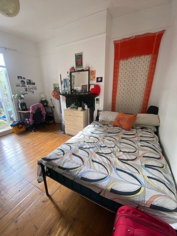 Room King's Grove in Greater London