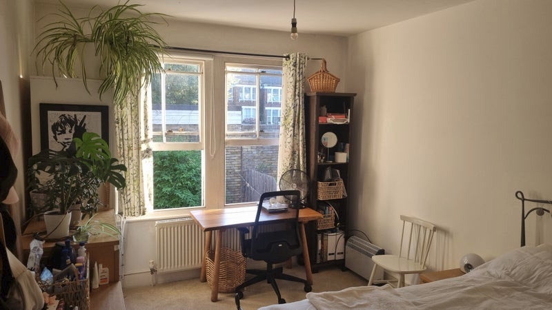 Room Arodene Road in Greater London