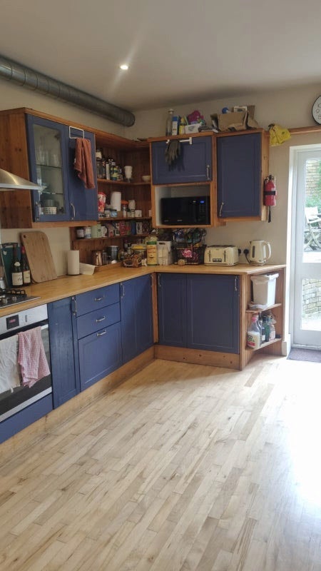 Room Arodene Road in Greater London