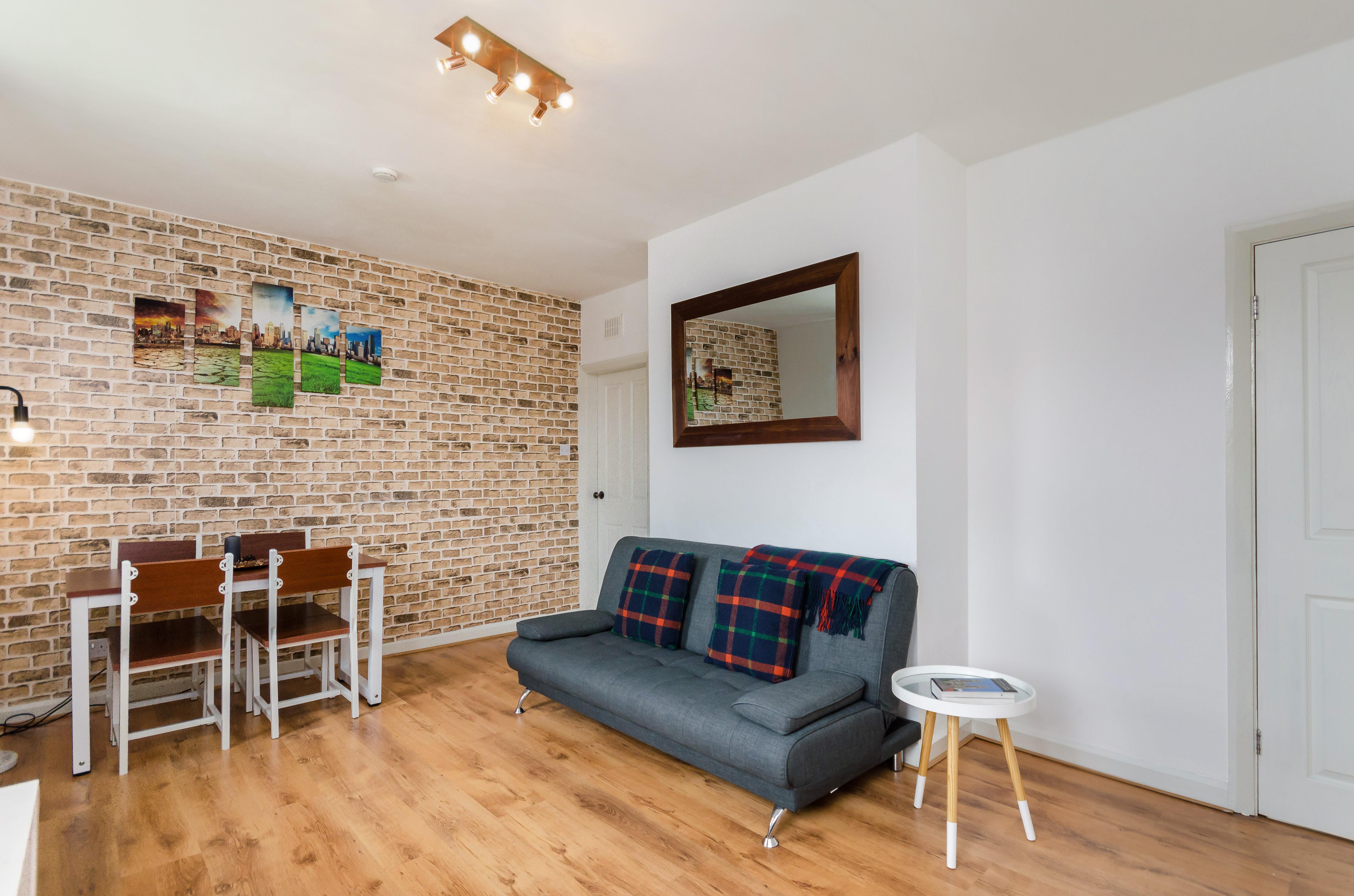 Flat Tuke Avenue in York