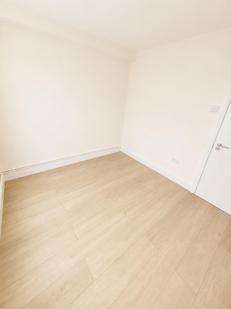 Flat Shakspeare Walk in Greater London