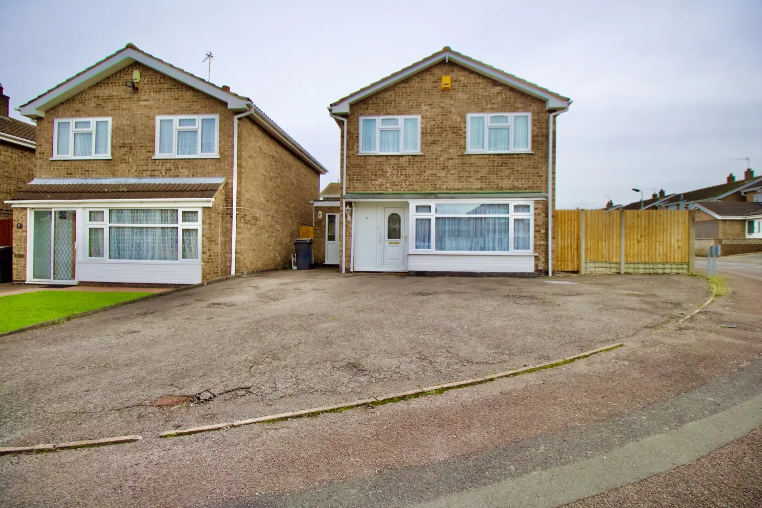 House Lintlaw Close in Leicester