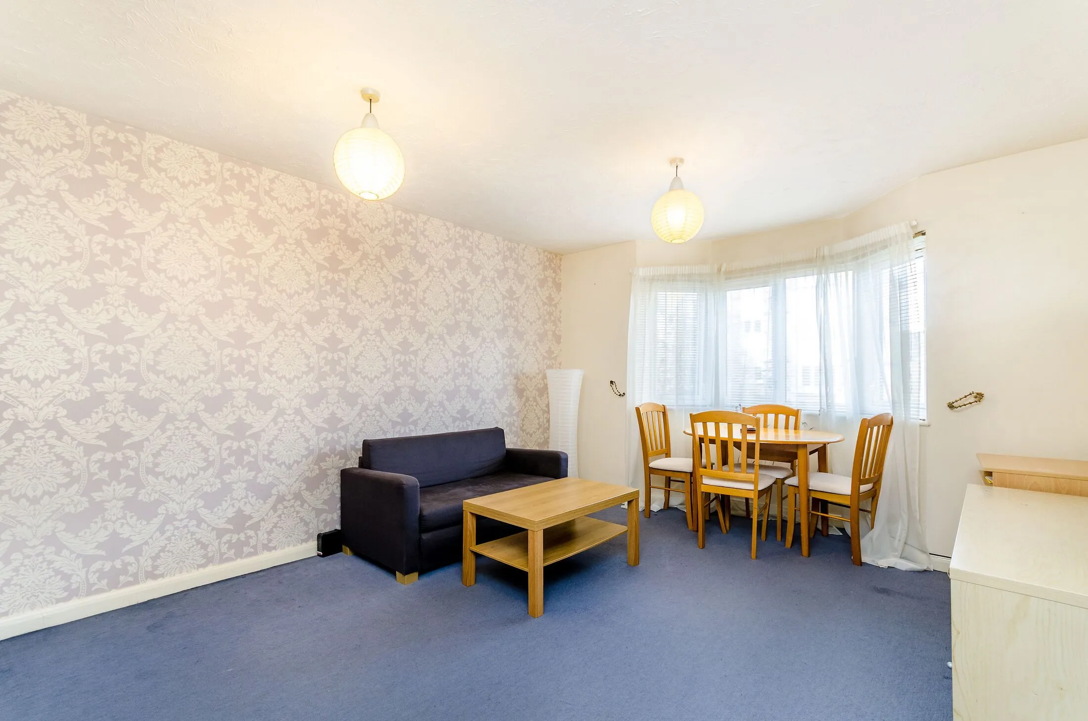 Flat Sheppard Drive in Greater London