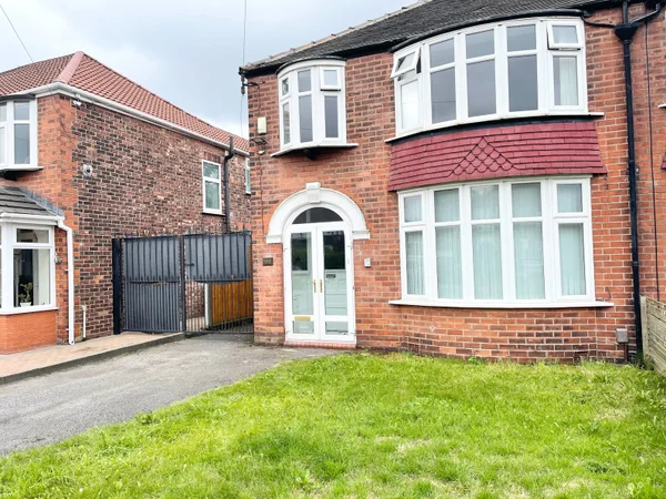 Flat Brantingham Road in Manchester