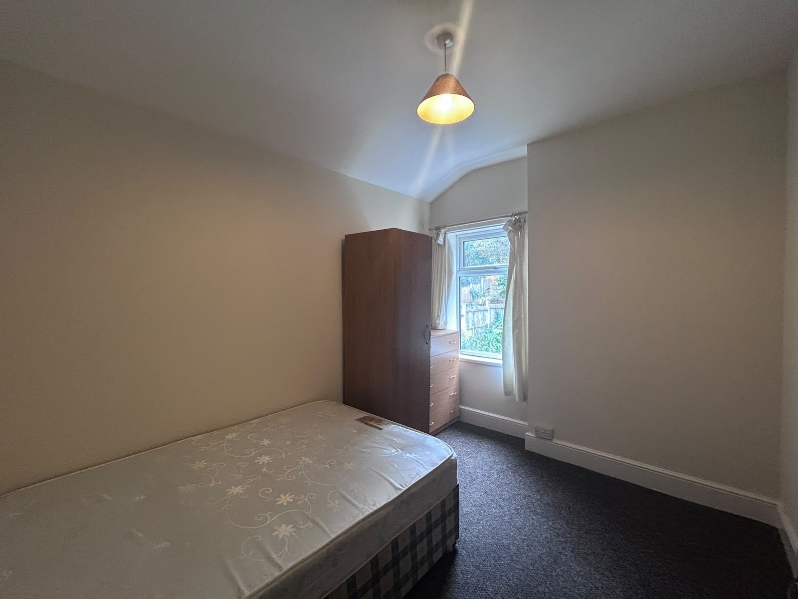 Room Gravelly Hill in Birmingham