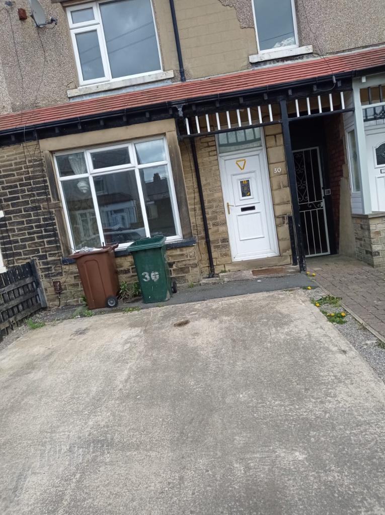 House Tanglewood Court in Bradford