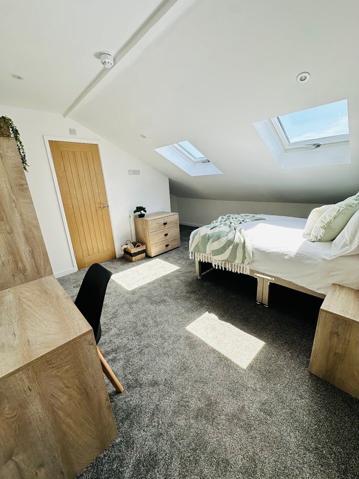 Room Powerscourt Road in Portsmouth