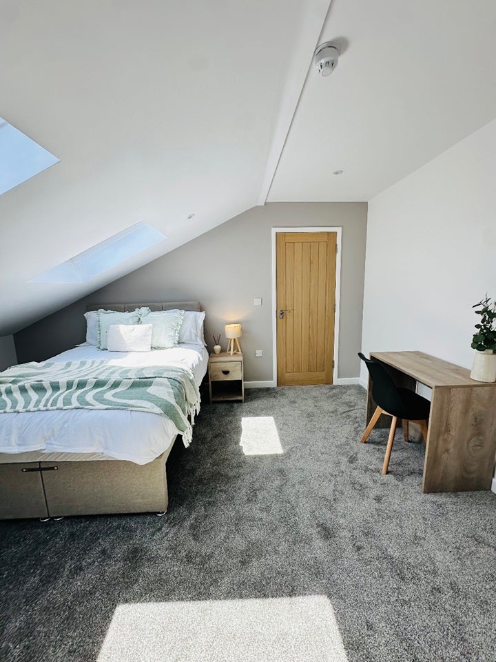 Room Powerscourt Road in Portsmouth