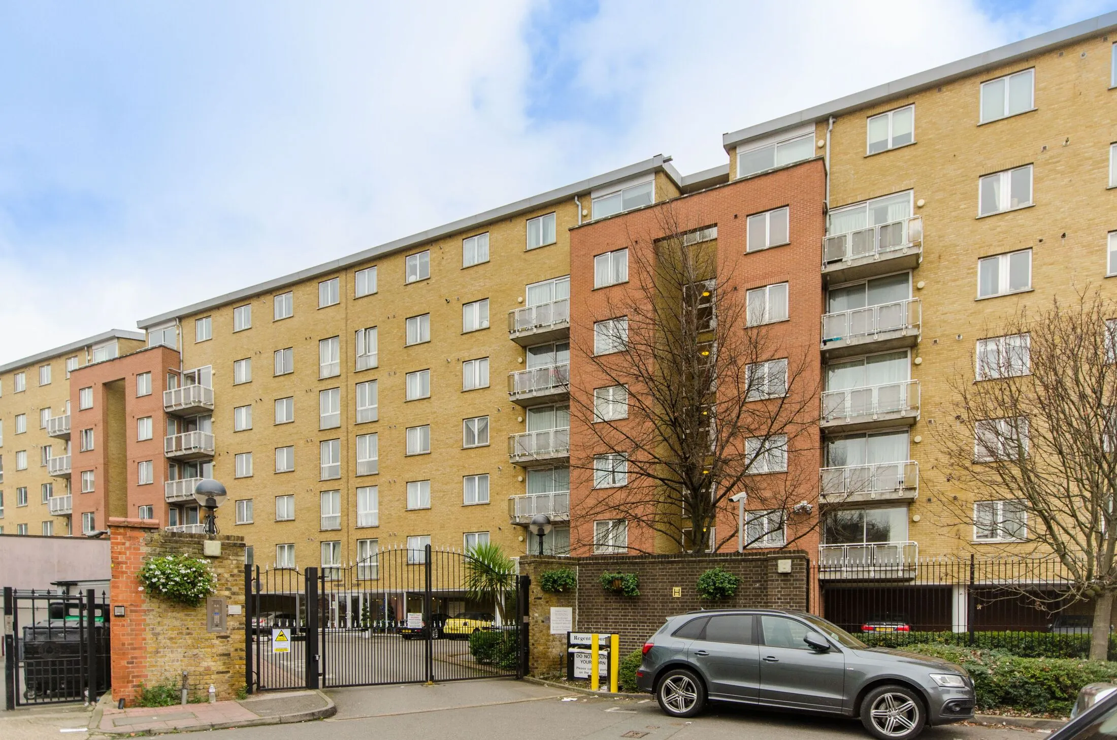 Flat North Bank in City of Westminster