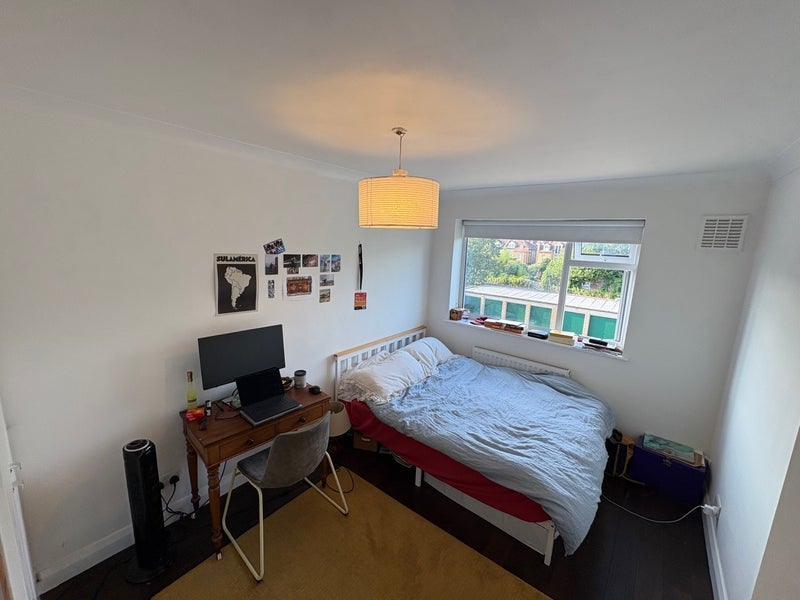 Room Queensgate Gardens in Greater London