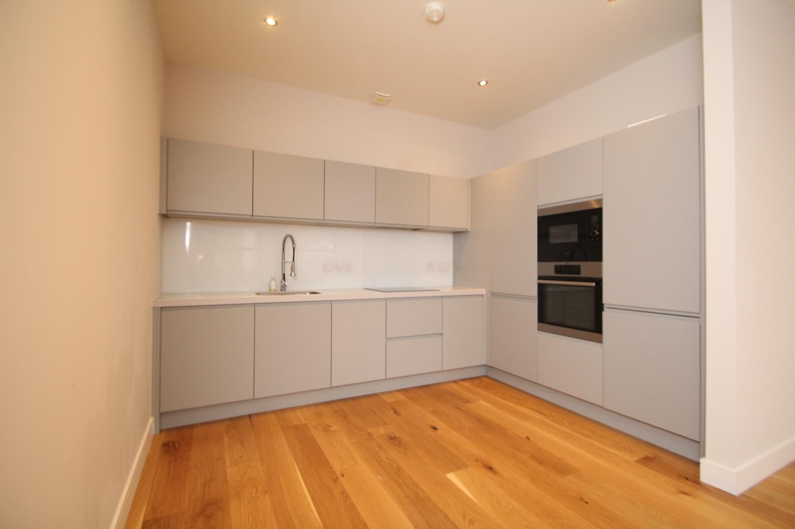 Flat Cornmill View in Leeds