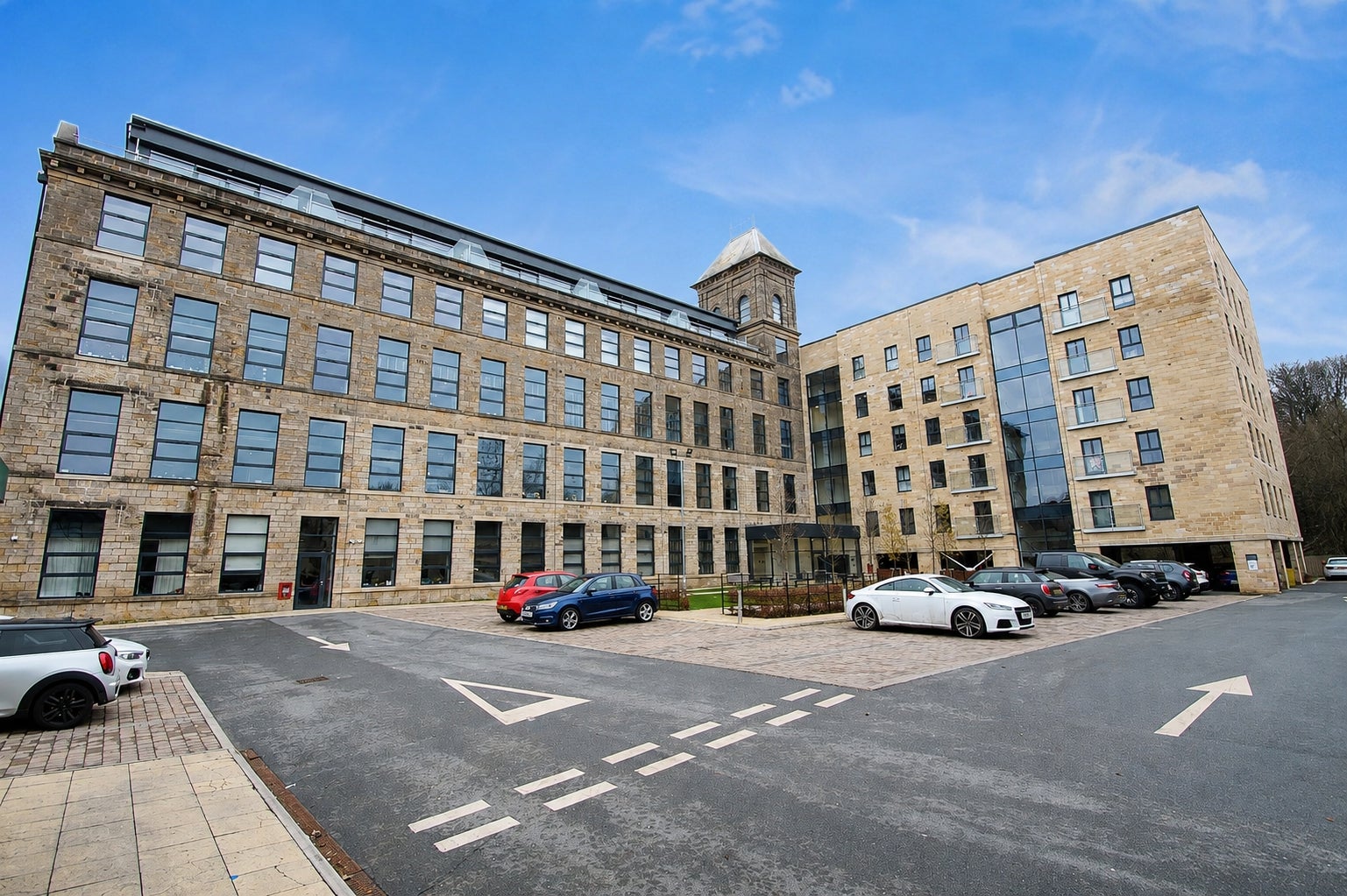 Flat Cornmill View in Leeds
