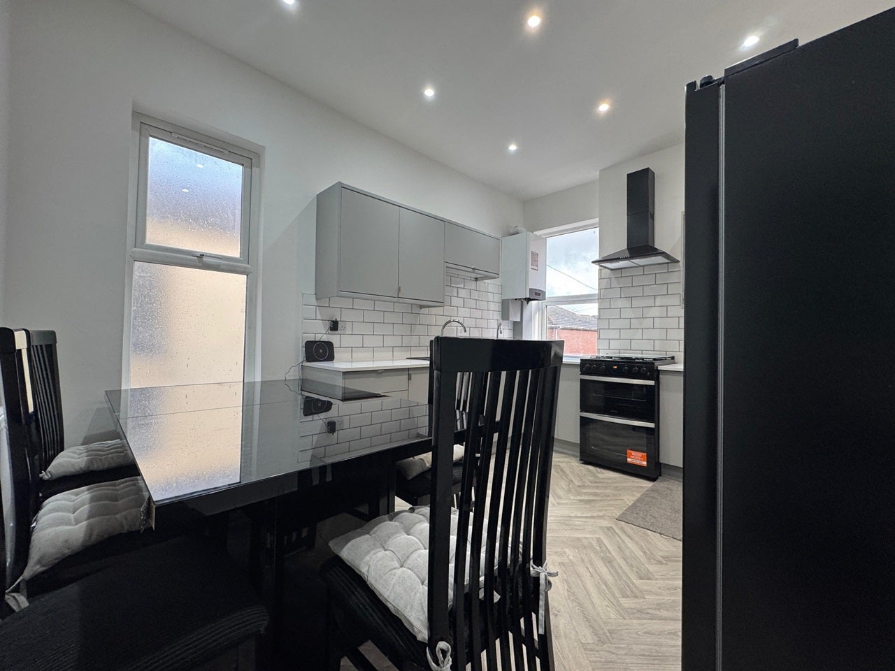 Room Manchester Road in Tameside