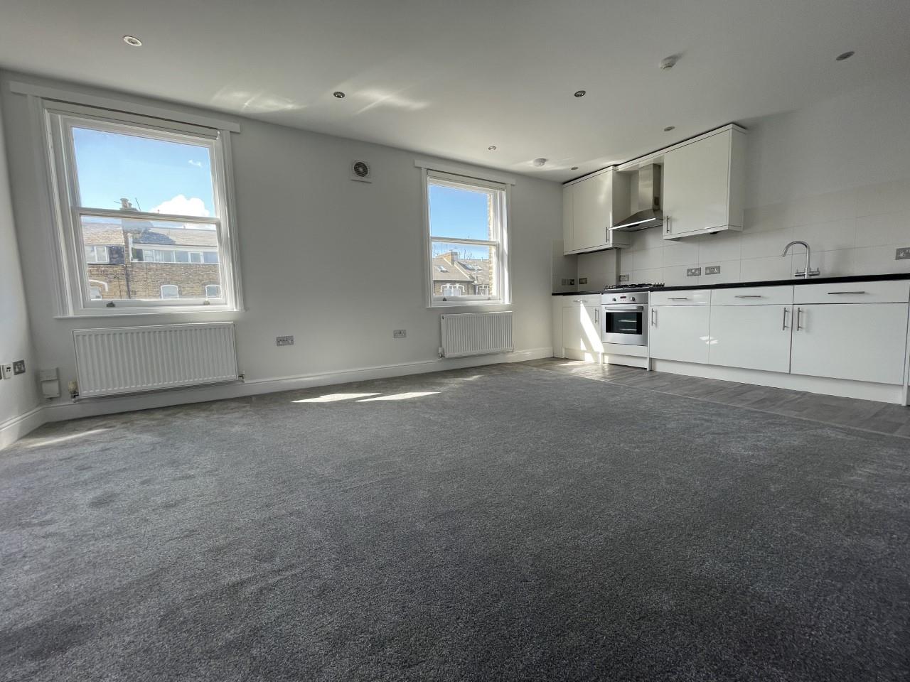 Flat Fortess Road in Greater London