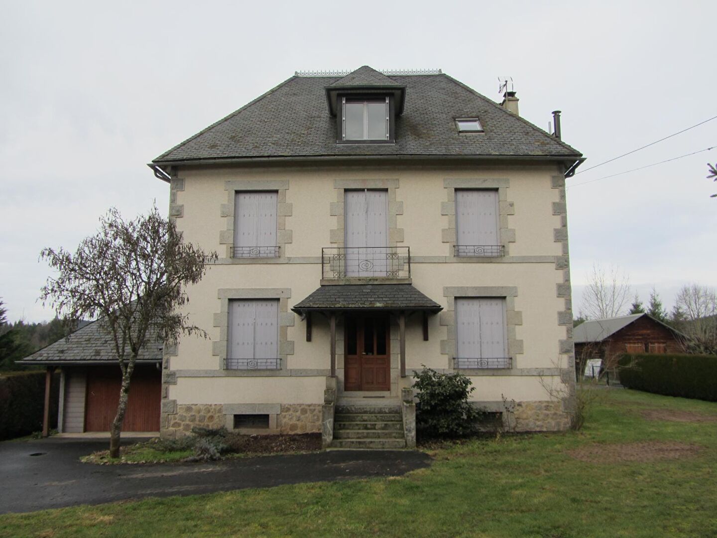 Maison Rue de l'Église à Ussel