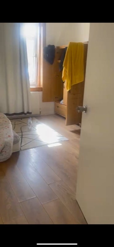 Room Ferry Road in City of Edinburgh